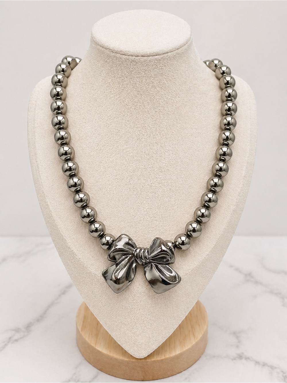 Silver Tone Beaded‎ Necklace w/ Large Bow Pendant Chunky Ball 18-22"